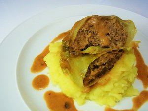 Kohlroulade.jpg Kohlroulade.jpg