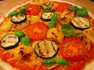 Pizza mit GrillgemÃ¼se2.jpg