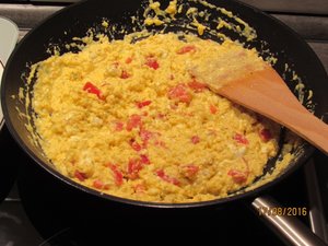 Rührei 8 fertig, wenn es gerade eben durchgestockt ist IMG_6495.JPG Rührei 8 fertig, wenn es gerade eben durchgestockt ist IMG_6495.JPG