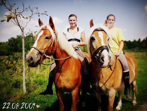 Svenja&Janine - Kopie.jpg