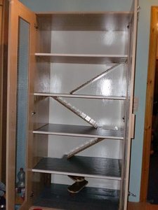 Schrank leer.jpg Schrank leer.jpg