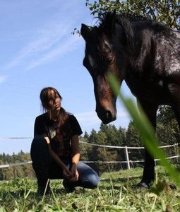 sheela un dich im graß.jpg