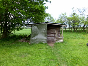 Kaninchenstall vorne 1.jpg