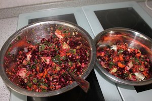 Gemüsemix (1 Kohlrabi mit Blättern, 4 Karotten, 1 Packung rote Beete) mit Öl und .JPG