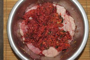 Kalbsbries mit Gemüse (Karotte, Kohlrabi, rote Beete), Öl, Salz (erstes Mal Beilage mi.JPG