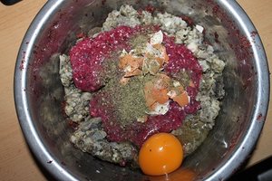 Blättermagen Rind mit Obst (Banane, Apfel, Granatapfel, Beerenmix) mit Kokosraspeln, Ei mit.JPG