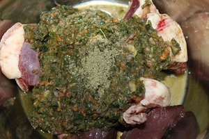 Muskelfleisch (Rind) mit Gemüse (Bundmöhren mit Grünzeug, Rotkohl, Zucchini) .JPG