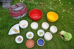 Näpfe.jpg Näpfe.jpg